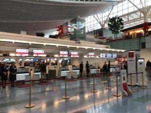 国際線は何時間前に空港に到着？成田空港や羽田空港チェックインの締め切り時間の目安